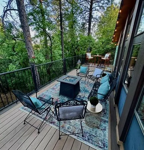 Pinewood Canyon Cabin! Holiday home