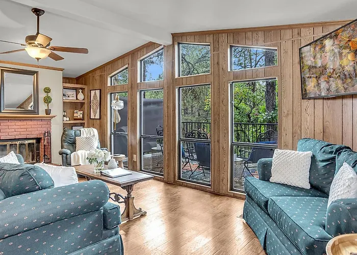 Holiday home Pinewood Canyon Cabin! *