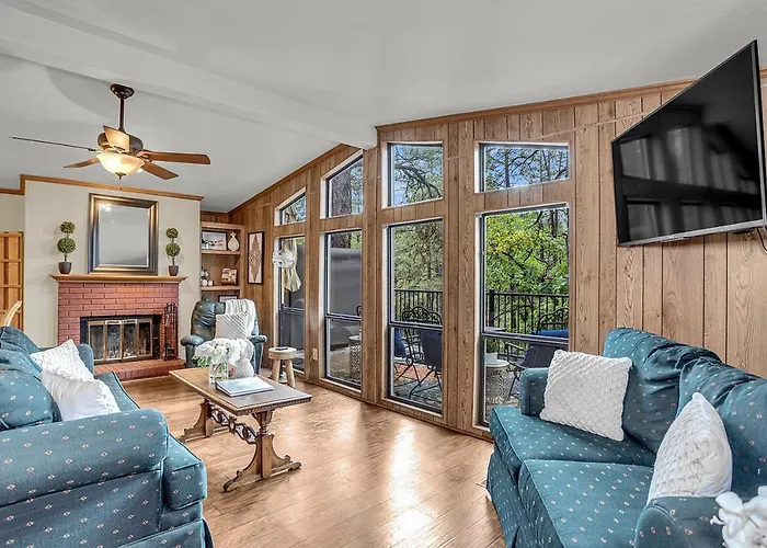 Pinewood Canyon Cabin! Munds Park