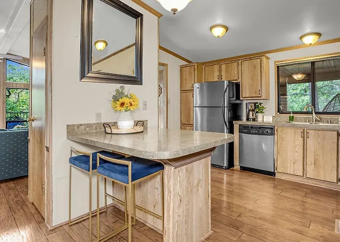 Pinewood Canyon Cabin! Holiday home *