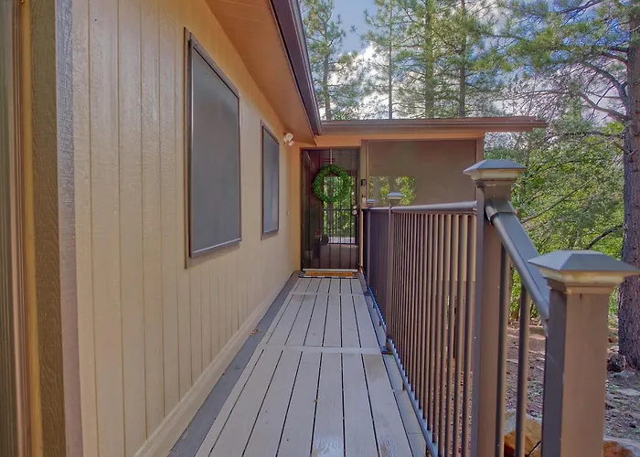 Pinewood Canyon Cabin!