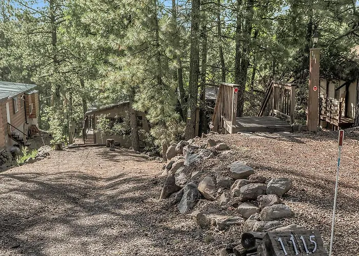 Pinewood Canyon Cabin! Munds Park