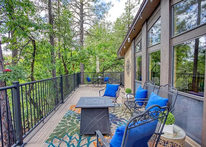 Pinewood Canyon Cabin!
